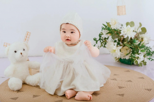 红河宝宝几个月抬头